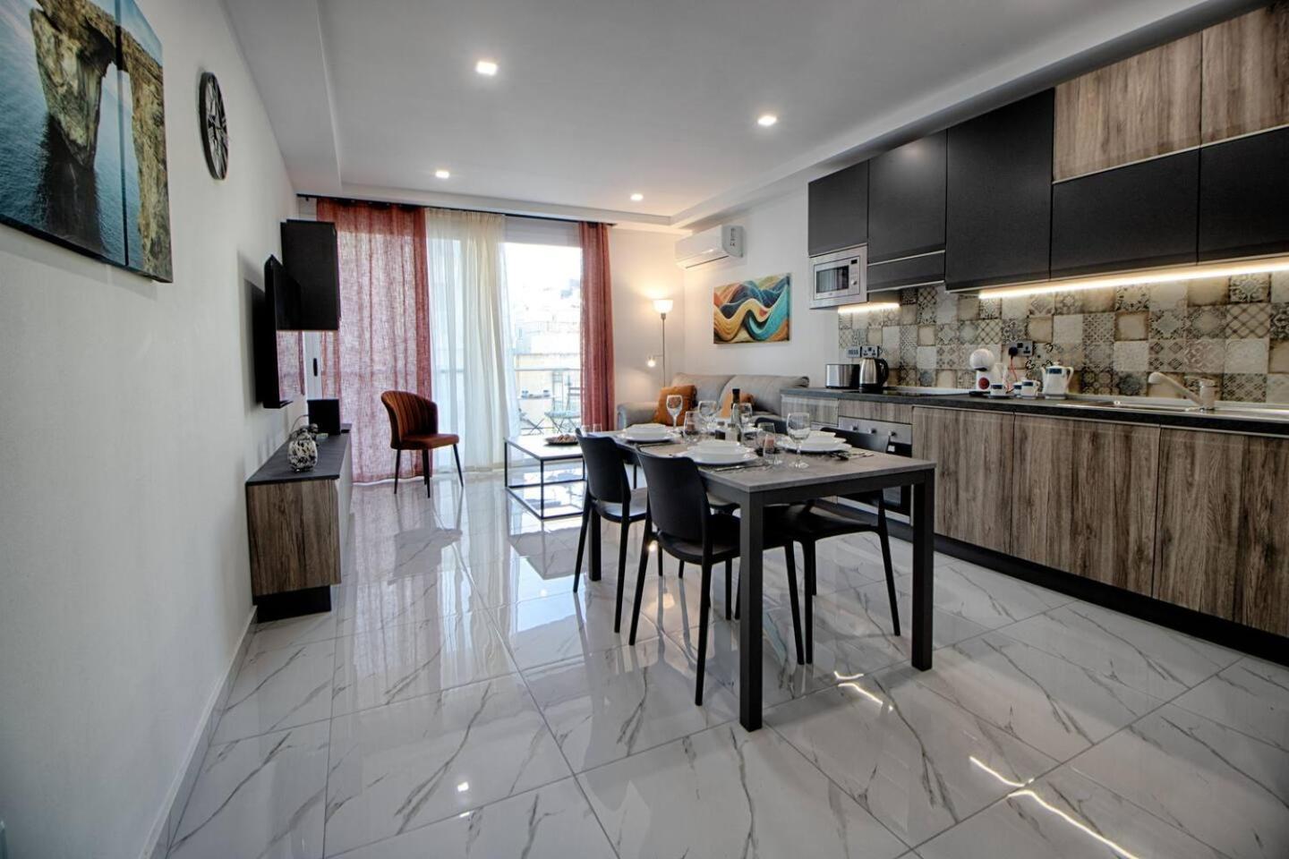 3bed With Shared Heated Pool By Homely 公寓